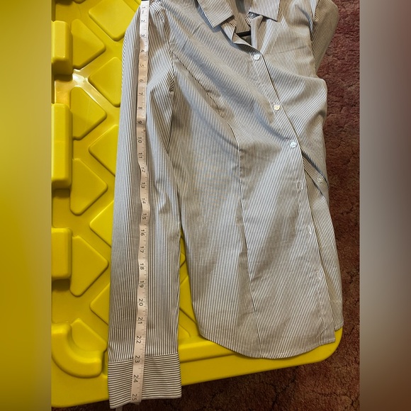 Light weight striped Button up long sleeve - Picture 3 of 3